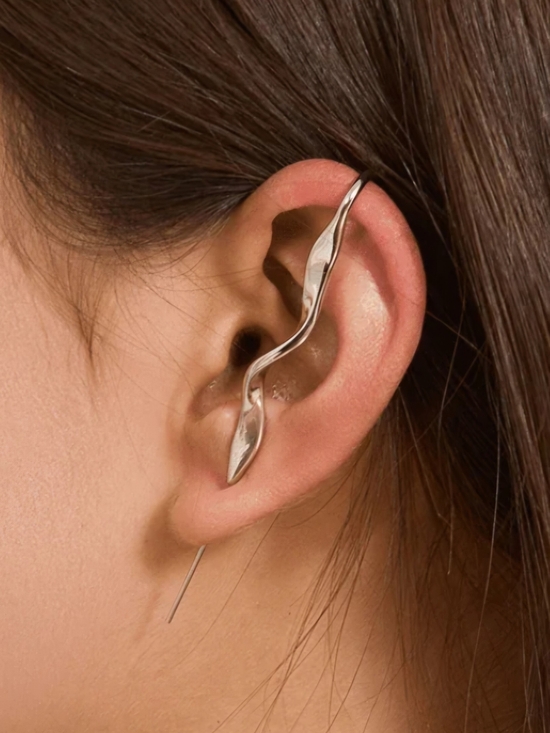 Jewelry - NEW IN BOX Silver Wavy Ear Stud